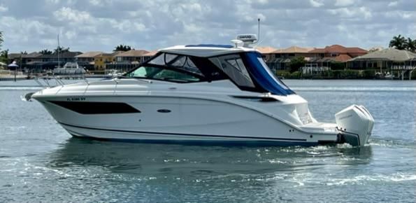 2021 Sea Ray 320 Sundancer