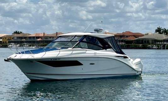 2021 Sea Ray 320 Sundancer