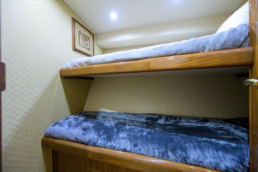 2005 Viking 61