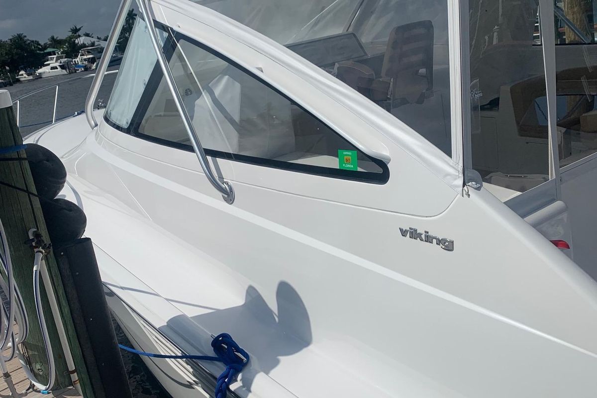 2019 Viking 44 