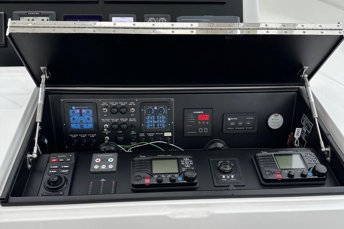 2019 Viking 44 
