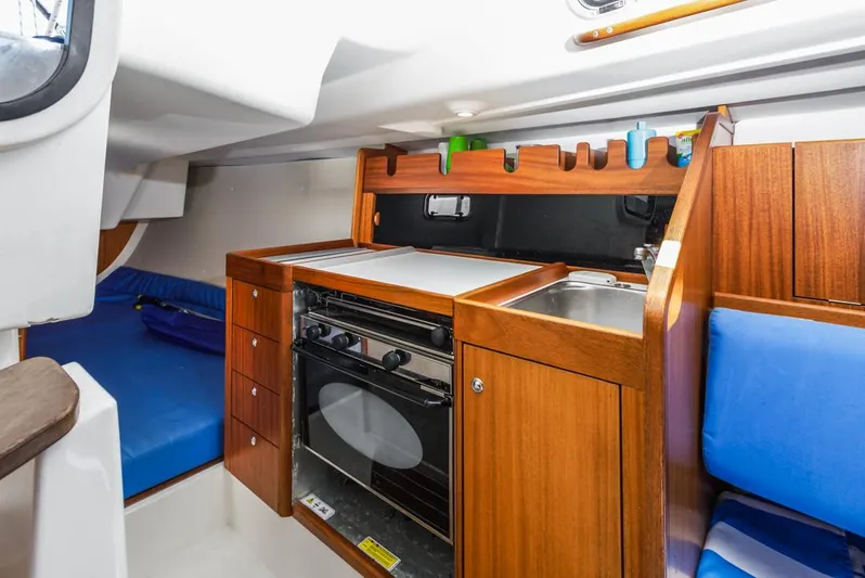 Out Of Reach Yacht Photos Pics 