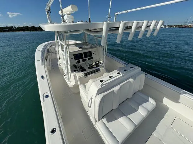 Killin Time II Yacht Photos Pics 2015 Invincible 39 Open Fisherman boat with sleek design and advanced navigation equipment.