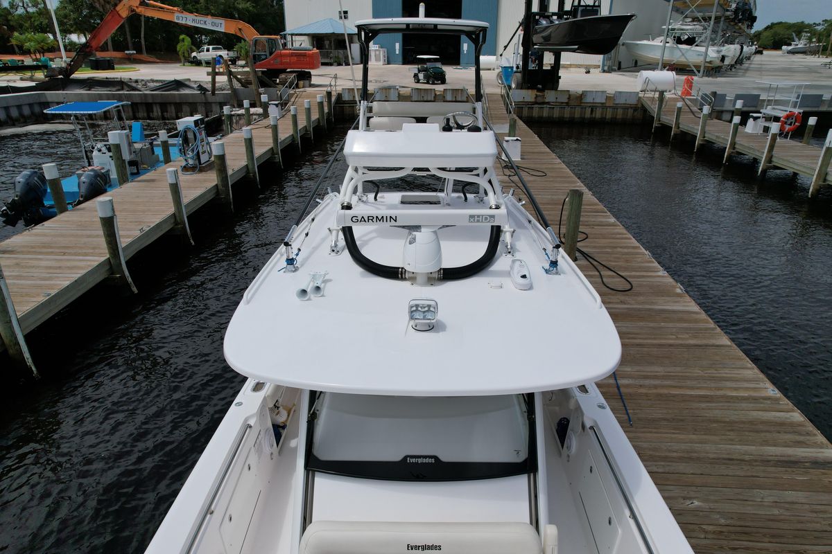 2017 Everglades 43 