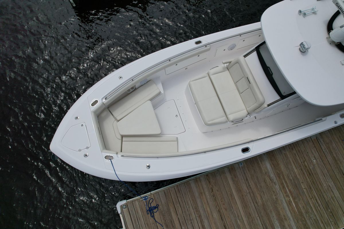2017 Everglades 43 