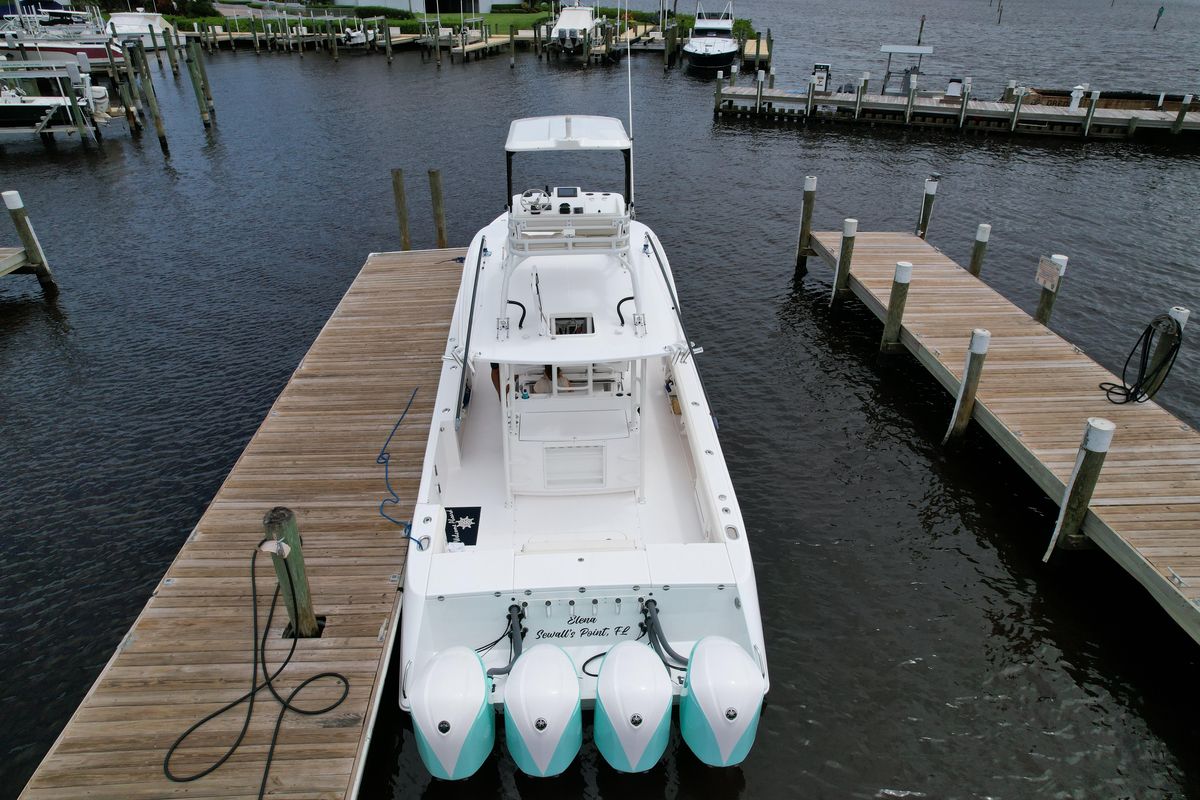 2017 Everglades 43 