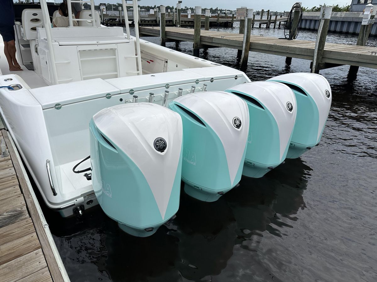 2017 Everglades 43 