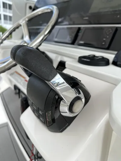 43 Everglades 435 Cc Yacht Photos Pics Close-up of 2017 Everglades 435 Center Console boat throttle controls.
