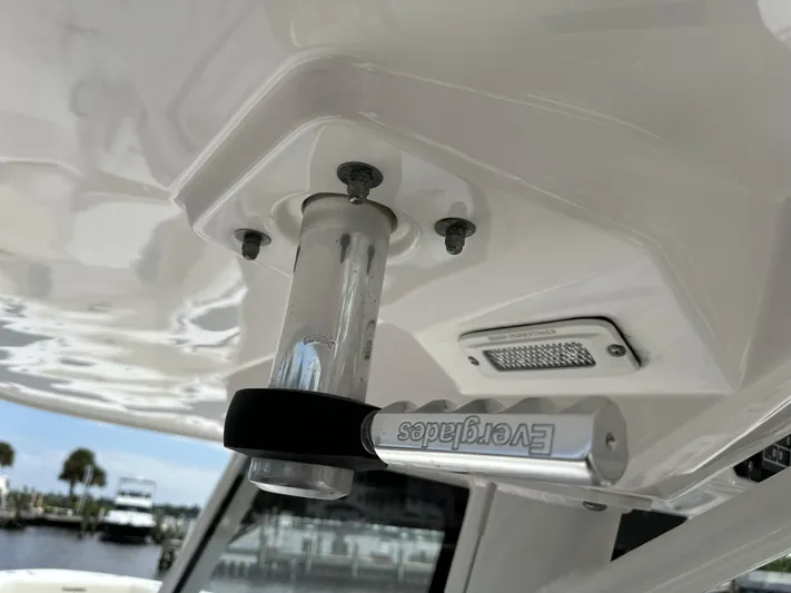 43 Everglades 435 Cc Yacht Photos Pics Close-up of Everglades 435 Center Console 2017 boat detail, showcasing sleek design and craftsmanship.