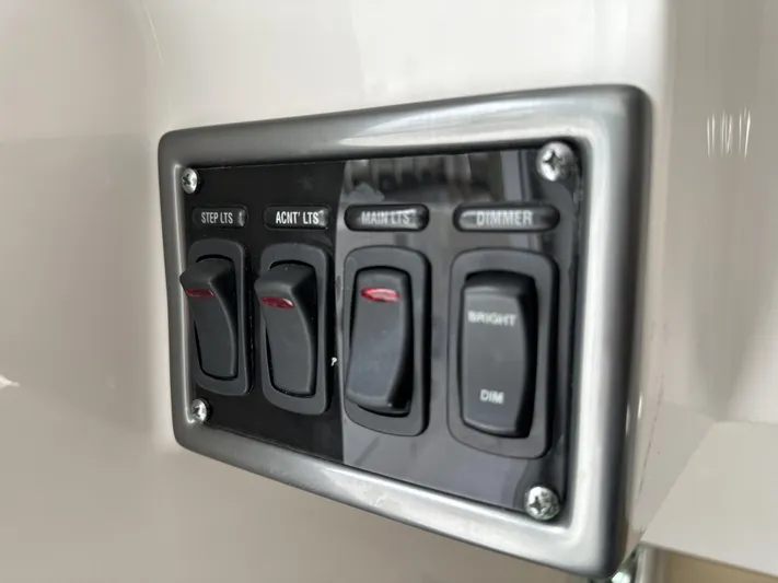 43 Everglades 435 Cc Yacht Photos Pics 