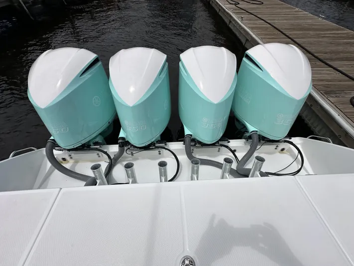 43 Everglades 435 Cc Yacht Photos Pics 