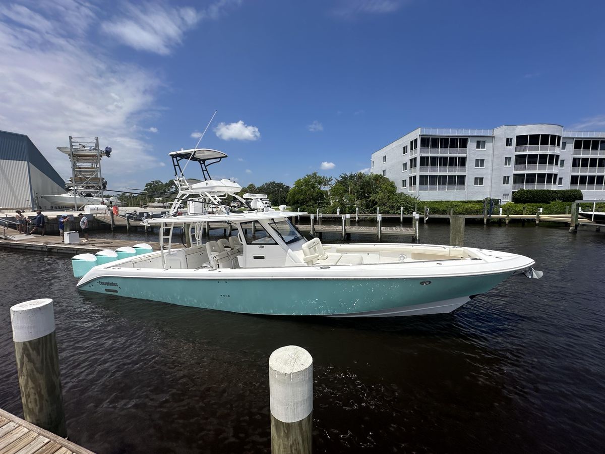 2017 Everglades 43 