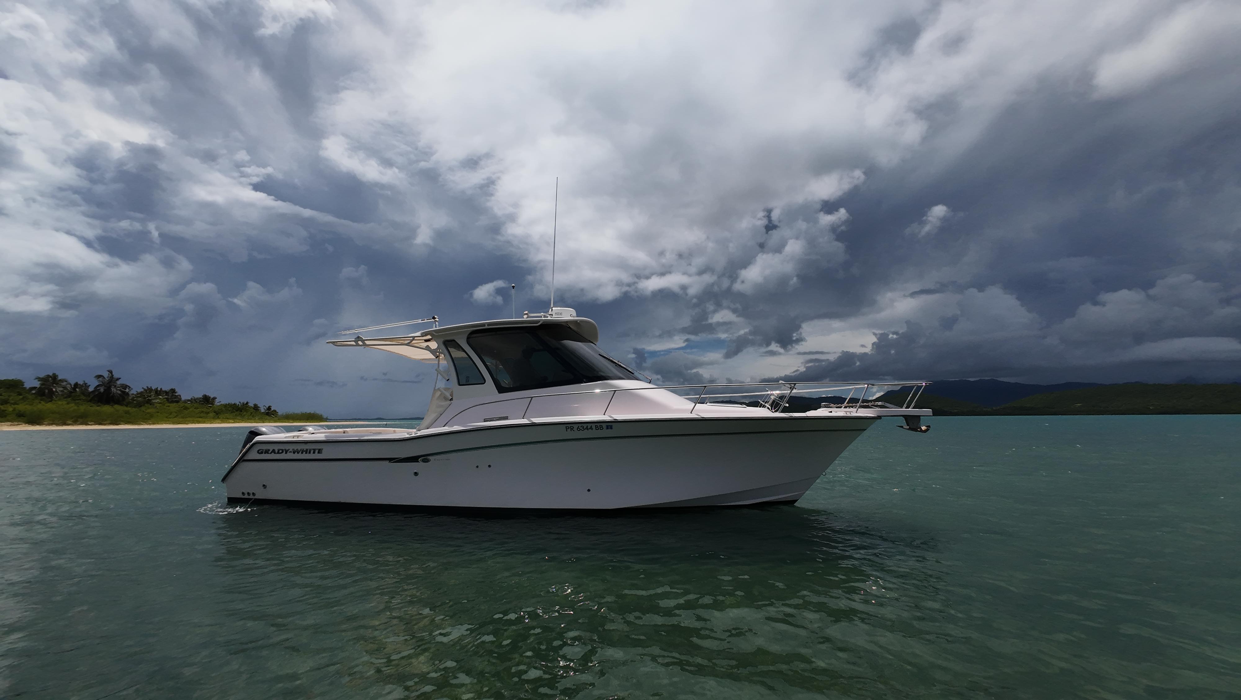 Grady-White Express 330