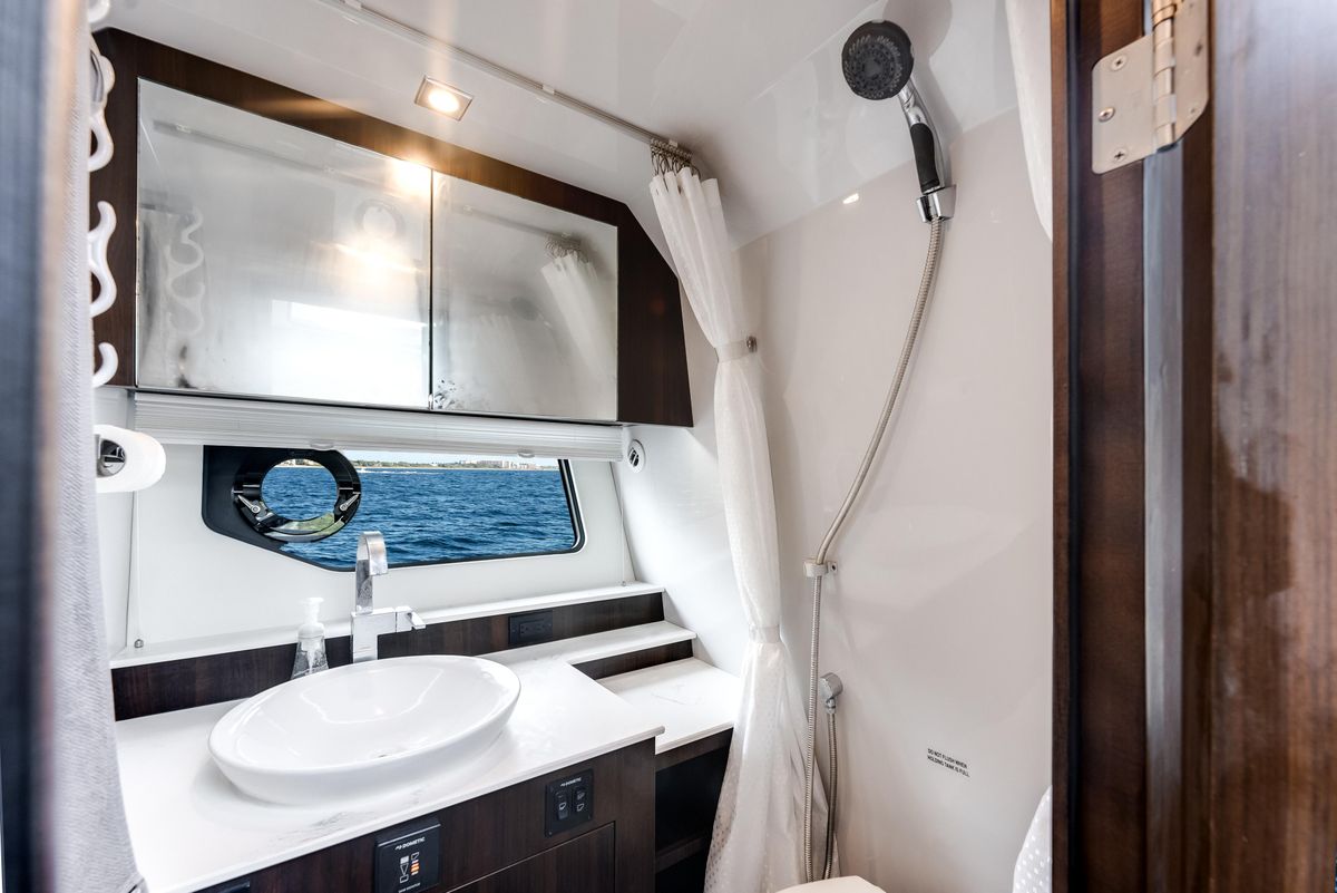 2023 Cruisers Yachts 42 