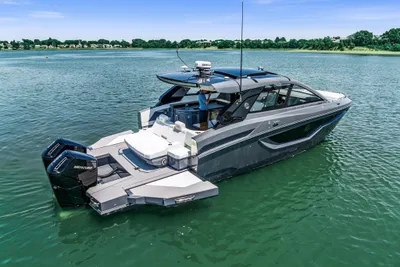 Cruisers Yachts 42 GLS OB