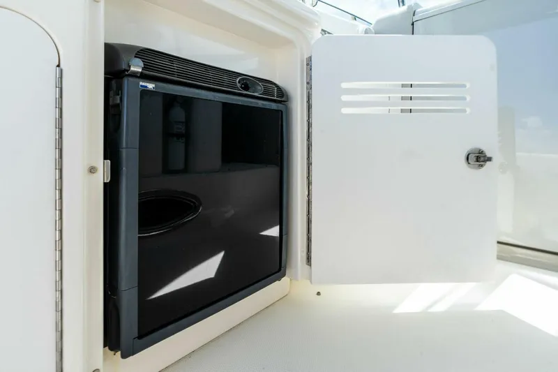 Ty One On Yacht Photos Pics 2006 Sea Ray 38 Sundancer 'Ty One On'