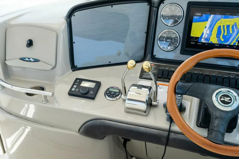 Ty One On Yacht Photos Pics 2006 Sea Ray 38 Sundancer 'Ty One On'