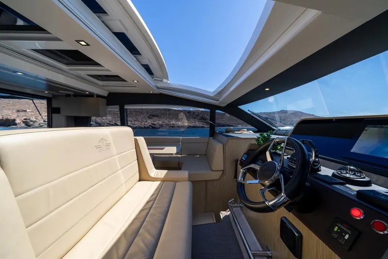 Kiska Yacht Photos Pics 