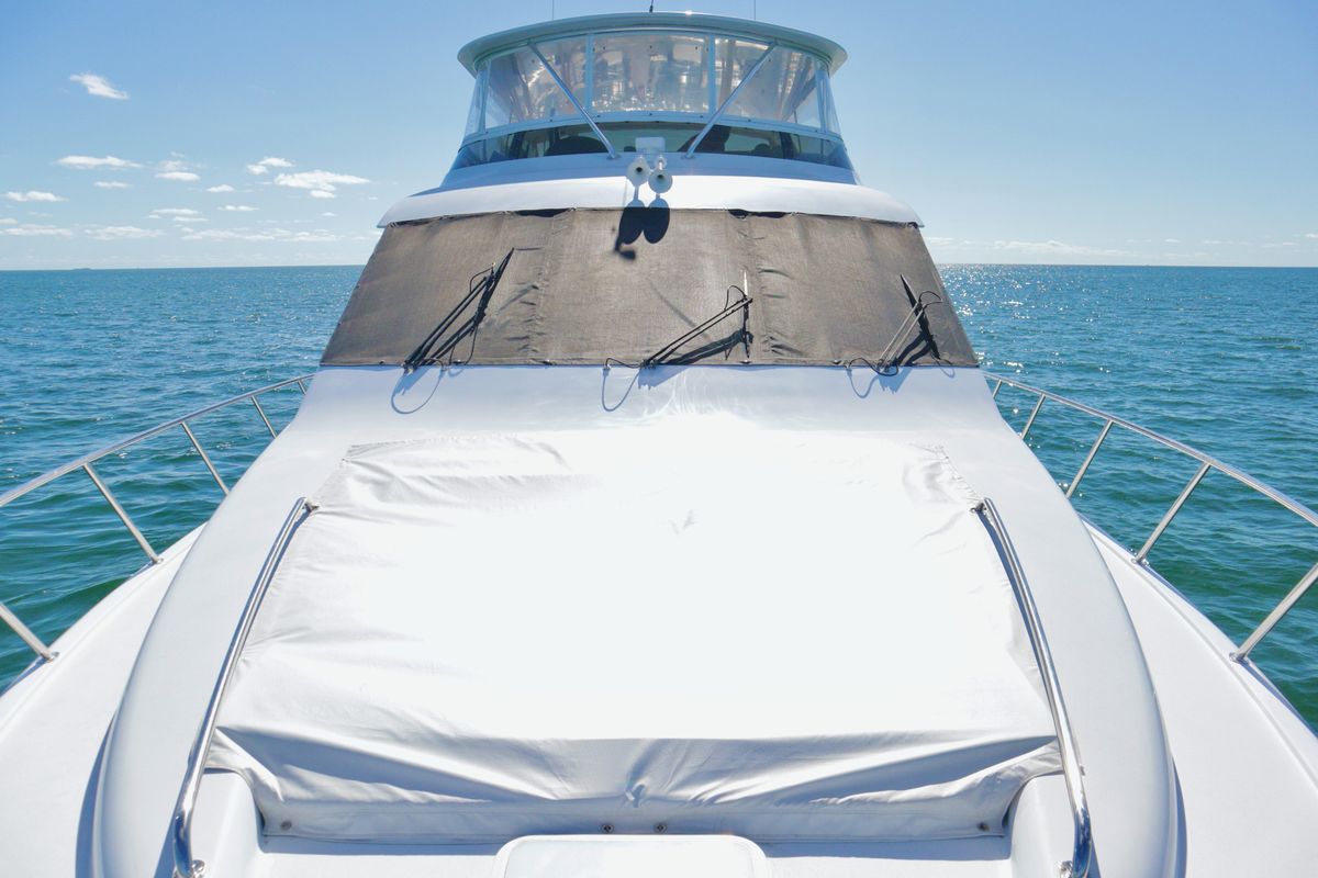 2003 Hatteras 63 