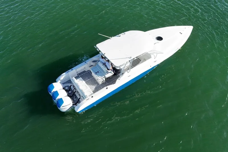  Yacht Photos Pics 2007 Fountain 38 Tournament Edition boat on open water, aerial view.