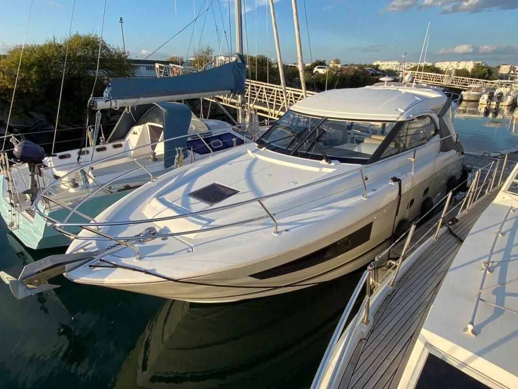 2017 Jeanneau Leader 36