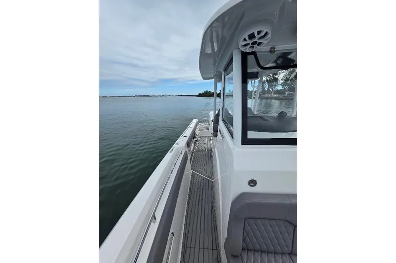  Yacht Photos Pics 2023 Drakkar 280CC