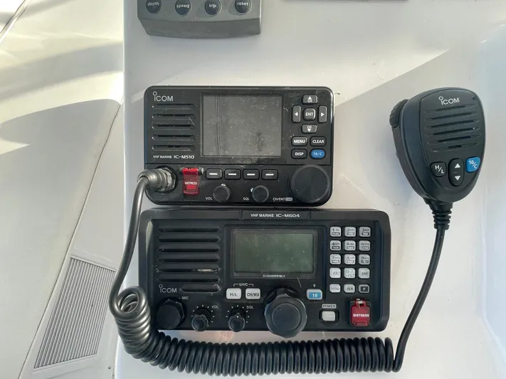 End Game Yacht Photos Pics ICOM marine radios and microphone on a 2001 Ocean Yachts 56 Super Sport.