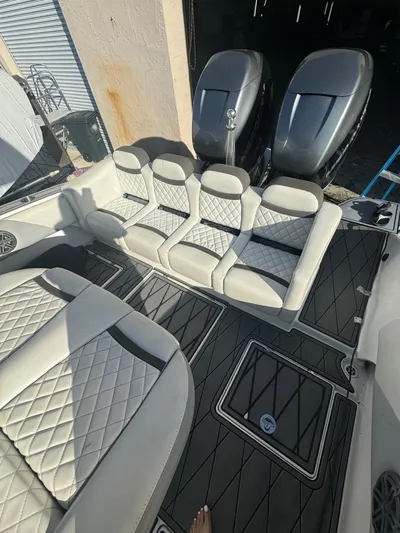 Aqua Divina Yacht Photos Pics 