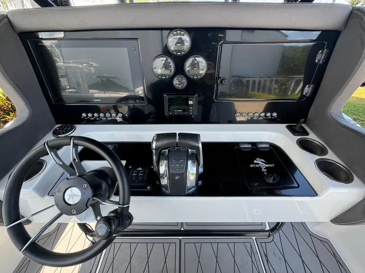 Aqua Divina Yacht Photos Pics 