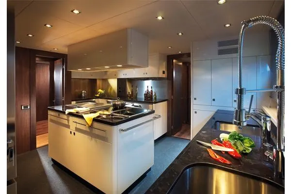  Yacht Photos Pics Manufacturer Provided Image