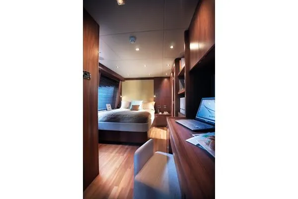  Yacht Photos Pics Manufacturer Provided Image