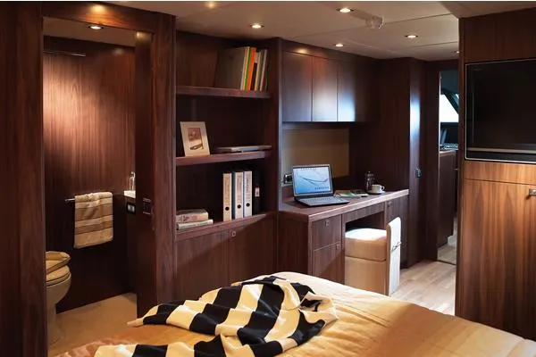  Yacht Photos Pics Manufacturer Provided Image