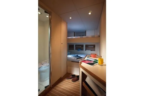  Yacht Photos Pics Manufacturer Provided Image