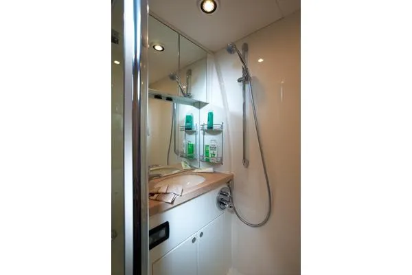  Yacht Photos Pics Manufacturer Provided Image