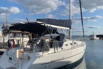 Beneteau Oceanis Clipper 323