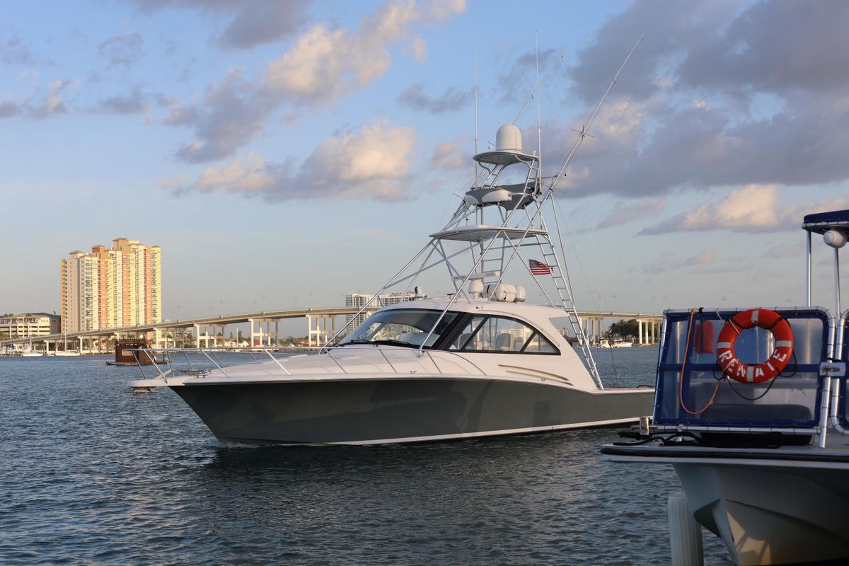 2018 Hatteras 45 