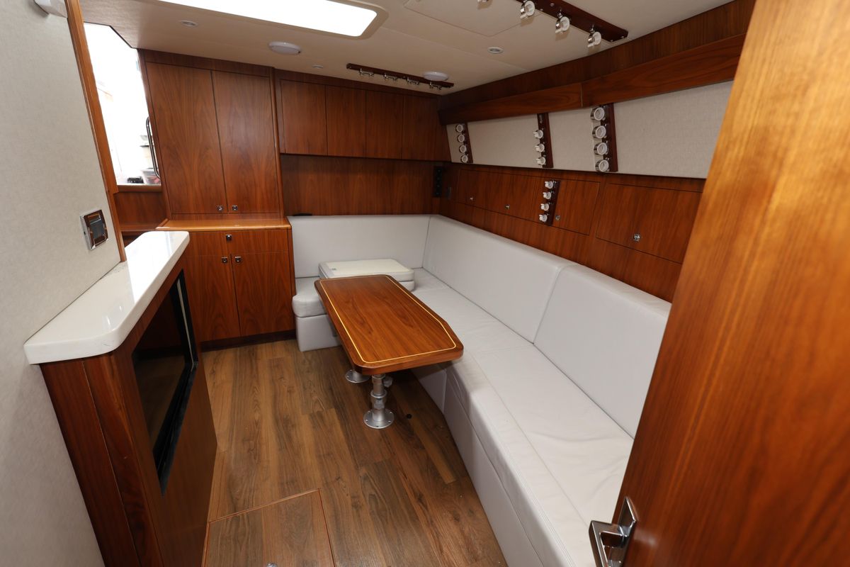 2018 Hatteras 45 