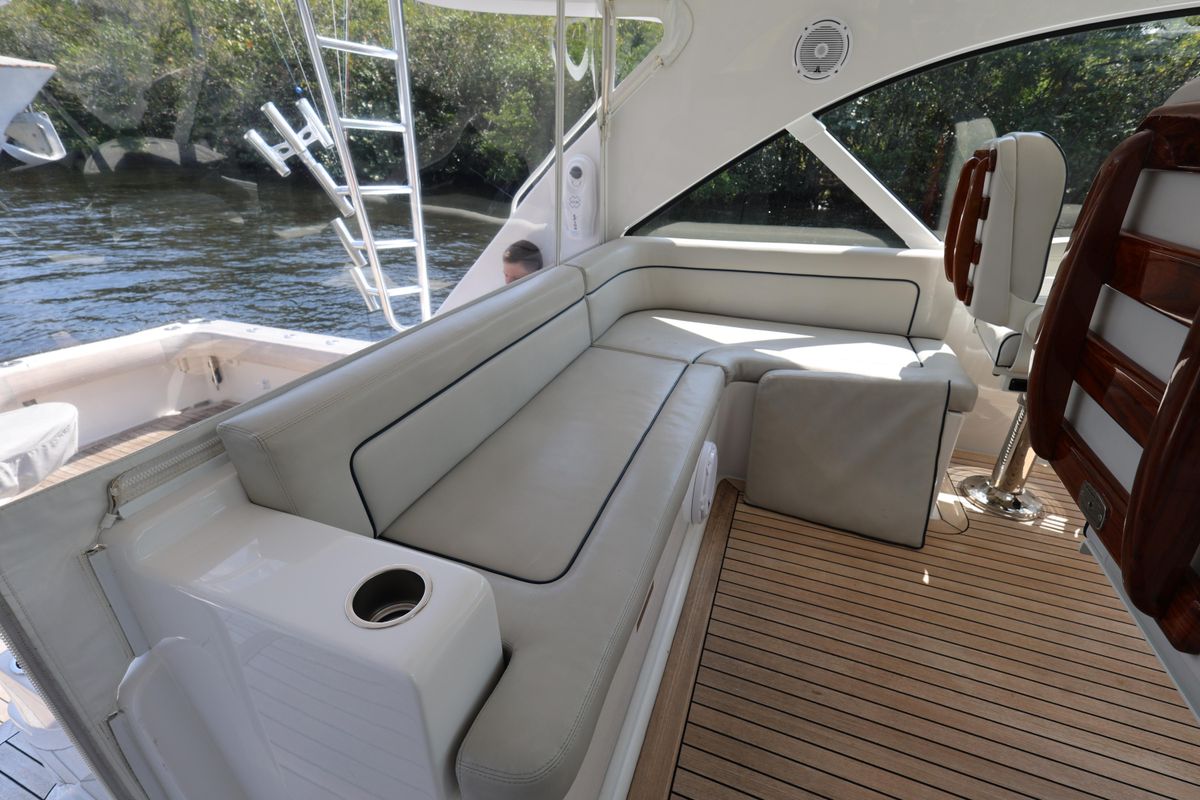 2018 Hatteras 45 