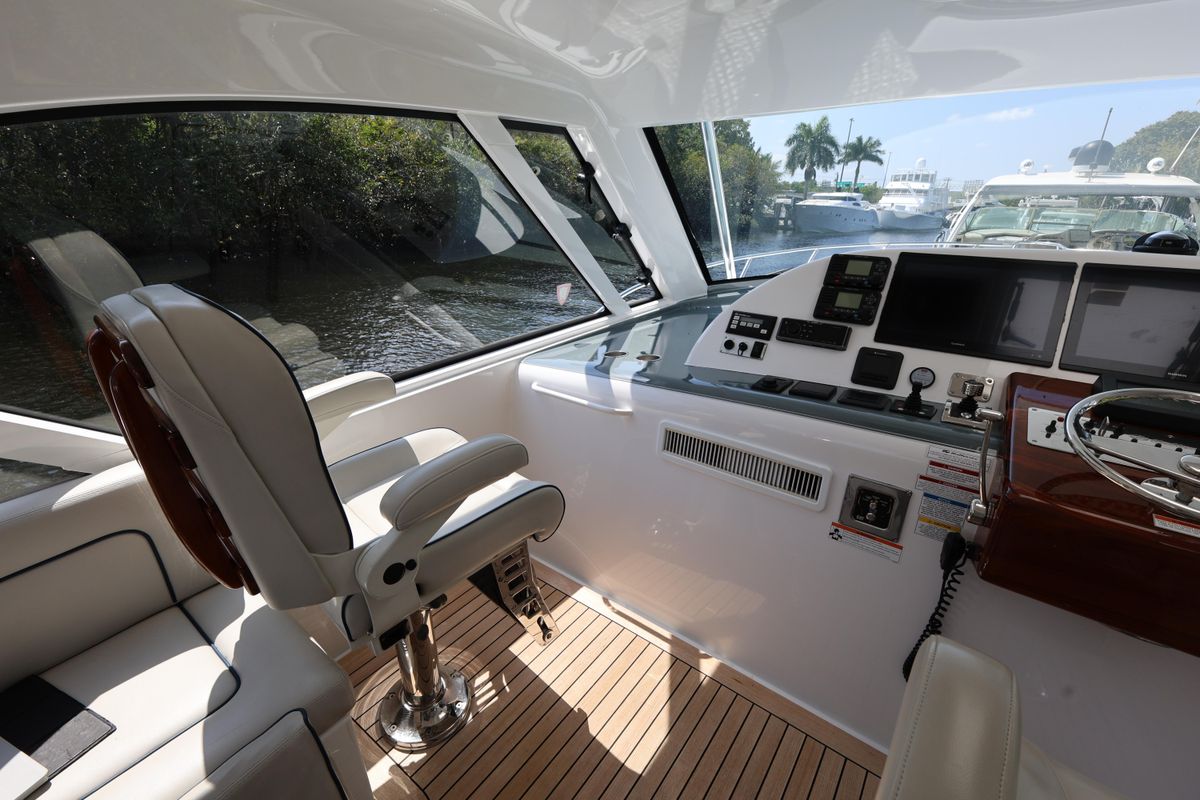 2018 Hatteras 45 