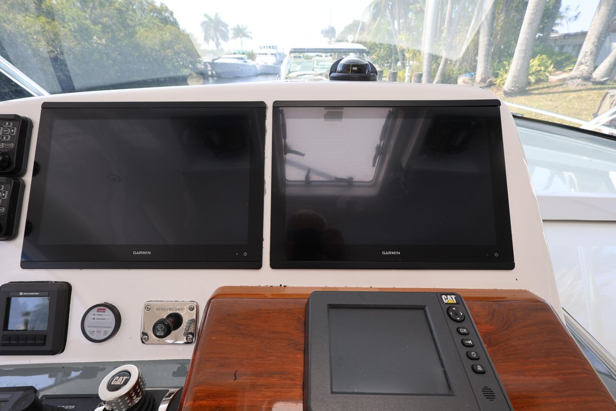2018 Hatteras 45 