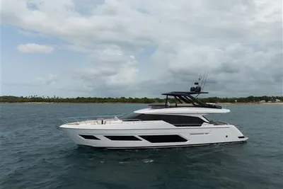 Ferretti Yachts 720