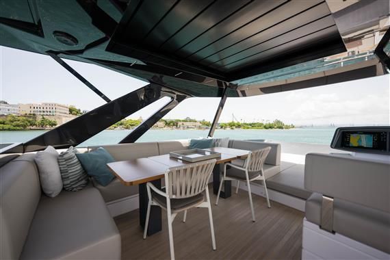 2023 Ferretti Yachts 73 
