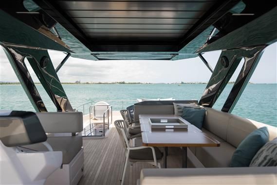 2023 Ferretti Yachts 73 