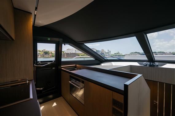 2023 Ferretti Yachts 73 