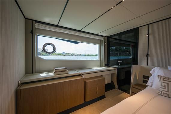 2023 Ferretti Yachts 73 