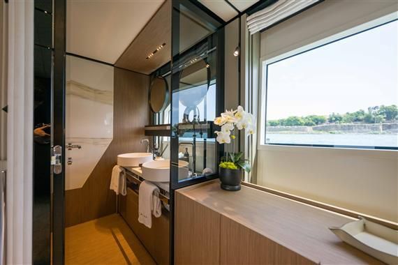 2023 Ferretti Yachts 73 
