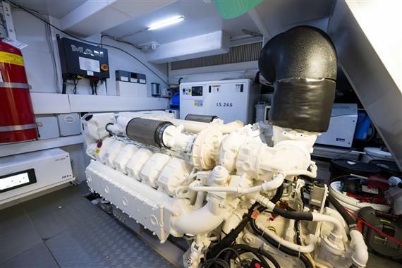 2023 Ferretti Yachts 73 