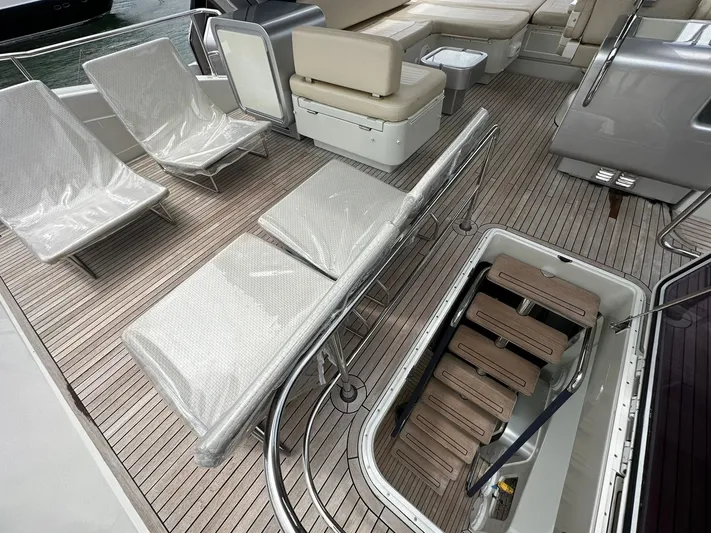 B-enjoy III Yacht Photos Pics 