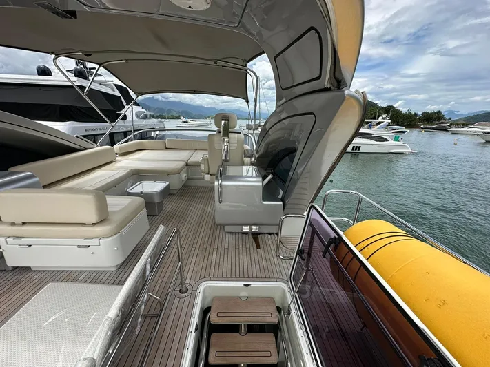 B-enjoy III Yacht Photos Pics 