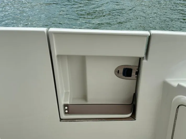 B-enjoy III Yacht Photos Pics 